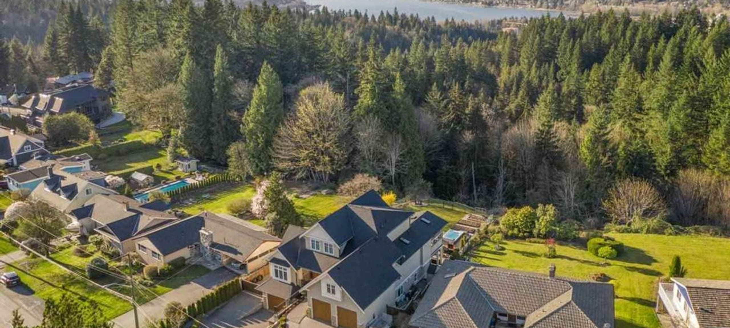 Chineside Homes & Condos - MLS Listings For Sale